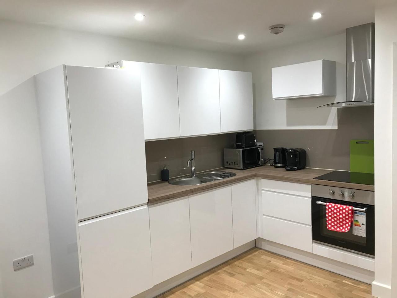 Easystay Slough Central Free Parking Dış mekan fotoğraf