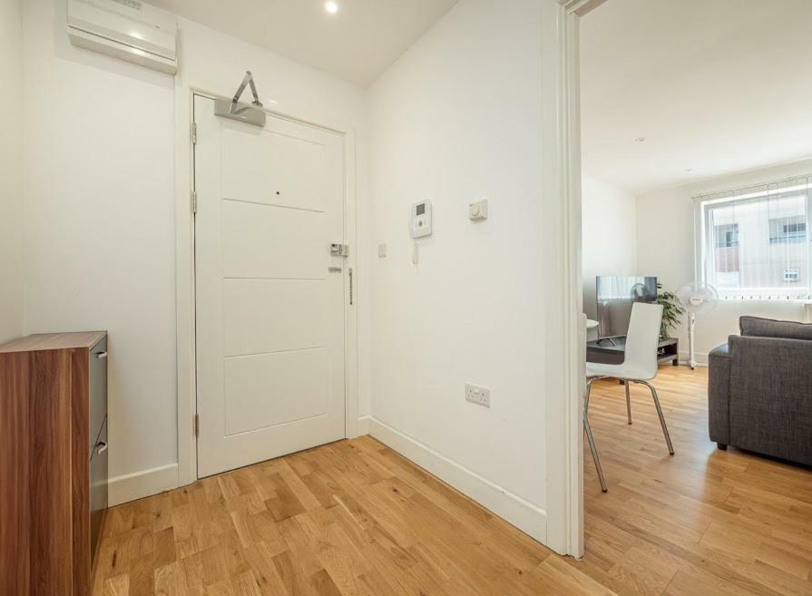 Easystay Slough Central Free Parking Dış mekan fotoğraf