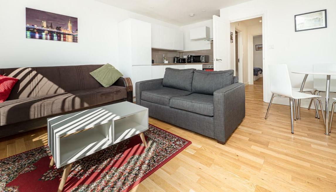 Easystay Slough Central Free Parking Dış mekan fotoğraf